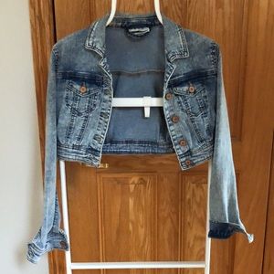 Cropped denim jacket by Noisy May